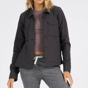 Women’s Vuori ripstop jacket - like new